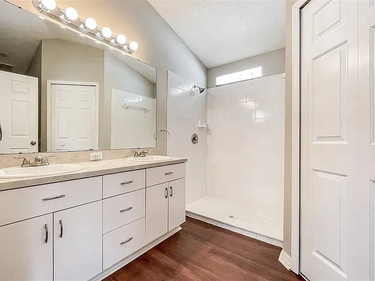 2162 Brandon Park Cir — Photo 42