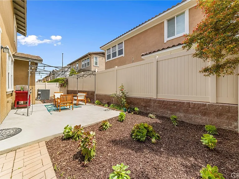 16005 Blueberry Ave — Photo 36
