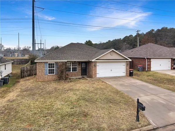 301 Regency Dr, Barling, AR 72923