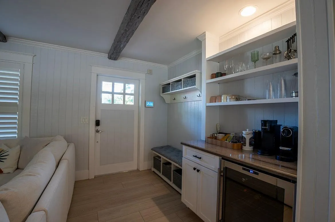 3 bed, 2.0 bath, 2288 sqft, $25,000 — Photo 3