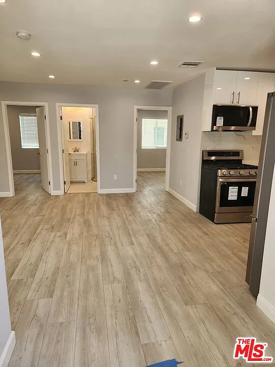 2 bed, 2.0 bath, $2,850 — Photo 4