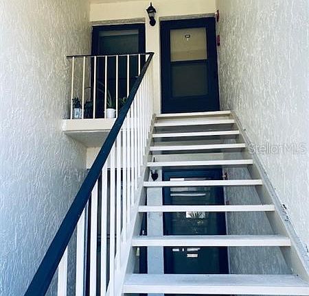 5th image of 208 Cypress Ct #208