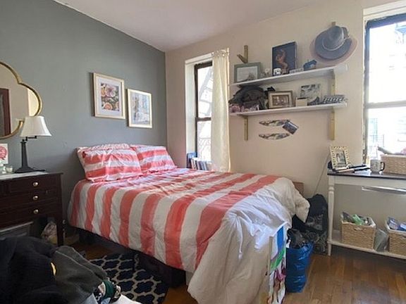 5th image of 326 E 78th St APT 22