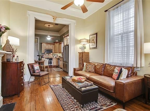 2nd image of 913 Arabella St