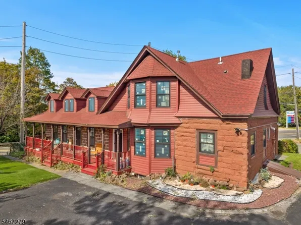 891 River Dr, Elmwood Park Boro, NJ 07407