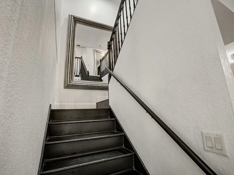 Reflect elegance on every step with our stunning staircase landing mirror. Elevate your home decor with this architectural masterpiece!