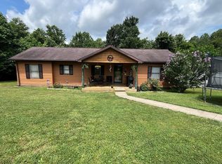 373 Ogden St, Mount Hope, WV 25880