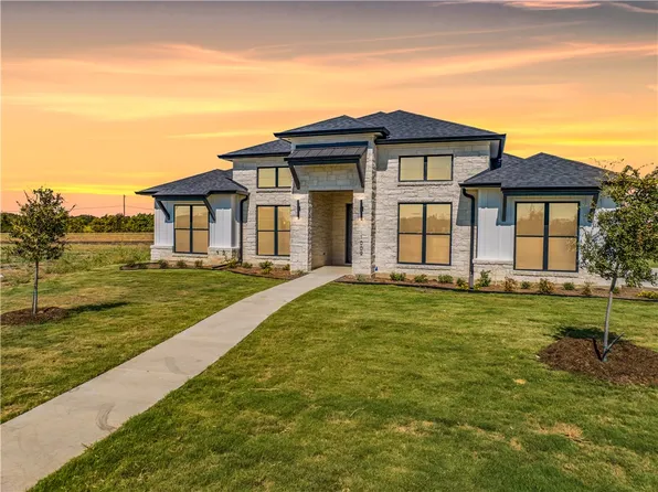 1009 Roses Run, McGregor, TX 76657