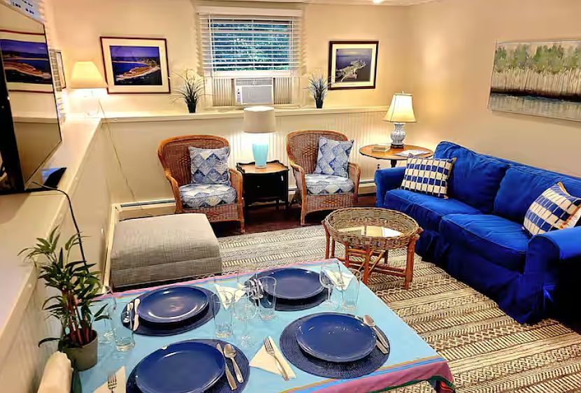 1st image of 12 Leeward Dr