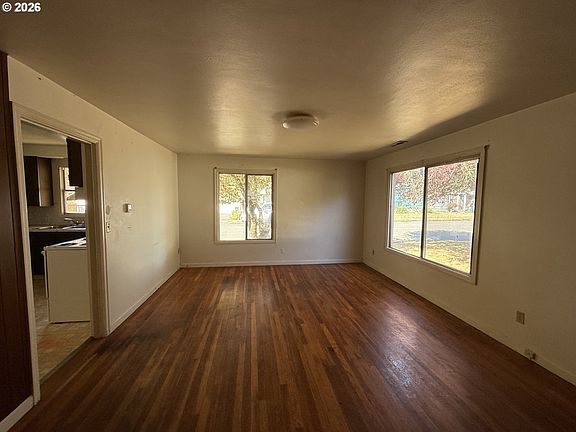 5th image of 174 Macarthur St