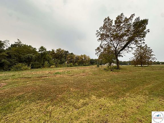 5th image of Wade Blvd