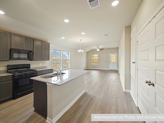 4th image of 11768 Whirlaway Dr