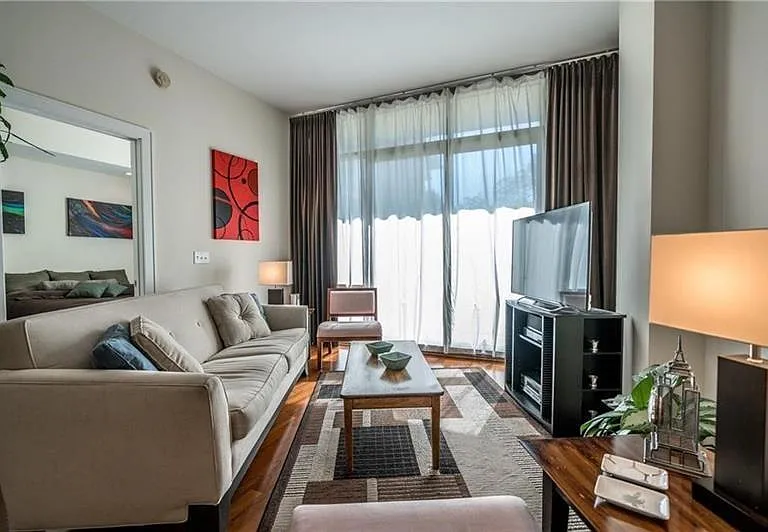 905 Juniper St NE #401 — Photo 13