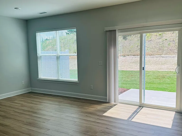 1011 Culloden Cir — Photo 5