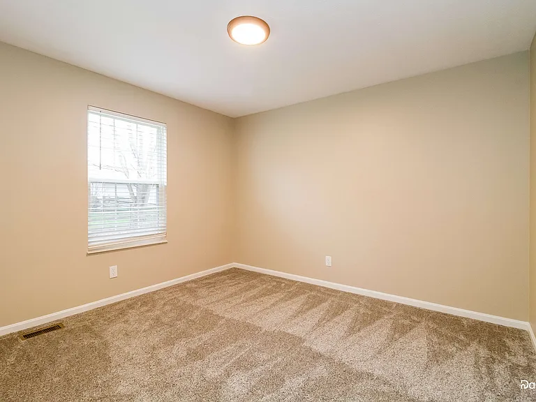 607 Fox Chase Way — Photo 12