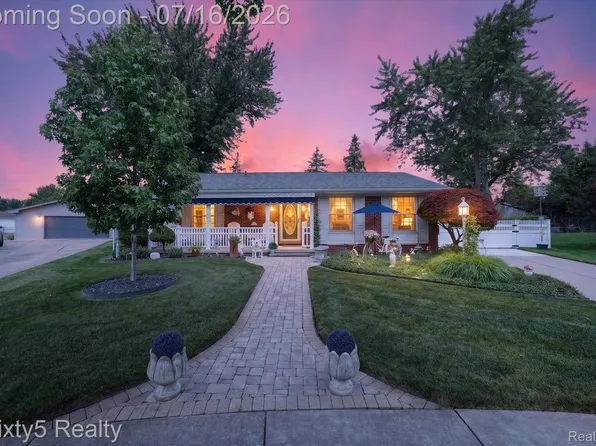 22386 Donnelly Ct, Brownstown, MI 48193