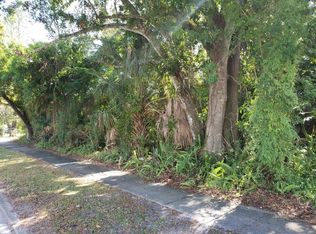 1825 19th St, Vero Beach, FL 32960