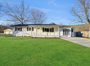 800 Pryor Cove Rd, Jasper, TN 37347