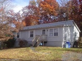 270 Sellersville Dr, East Stroudsburg, PA 18302