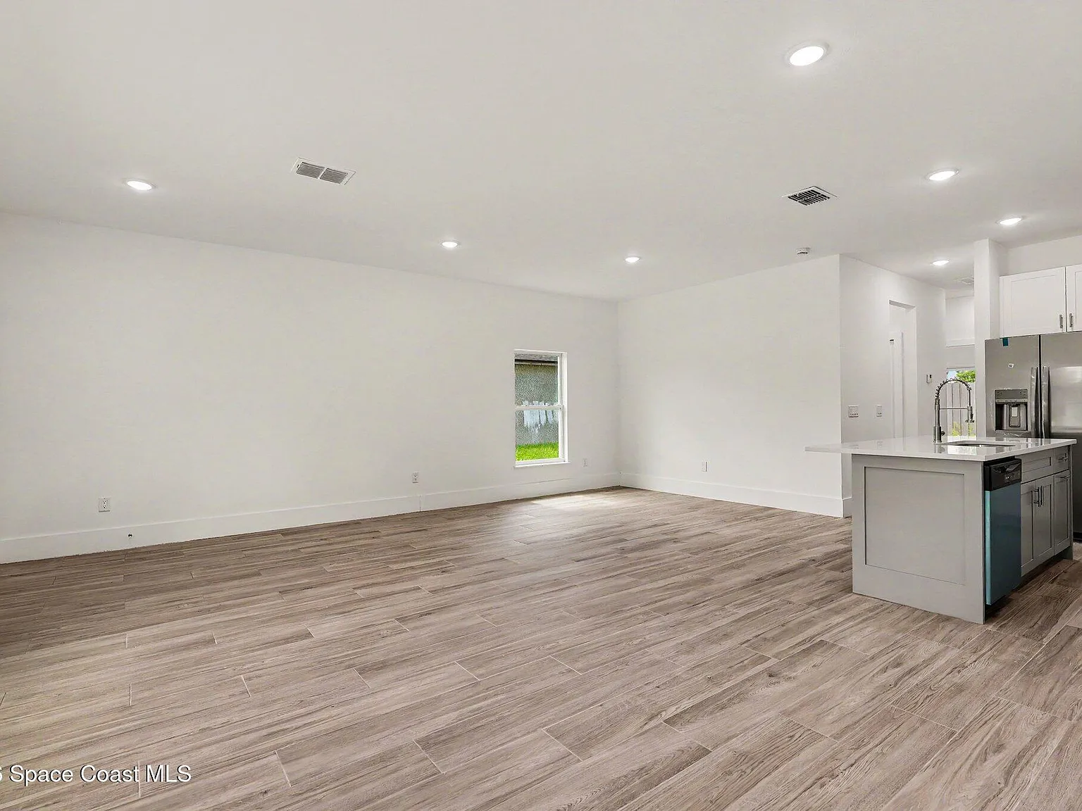 2 bed, 2.0 bath, 1126 sqft, $2,000 — Photo 3