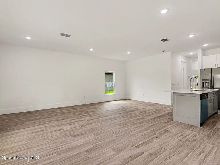 15 Travis St #101 — Photo 3