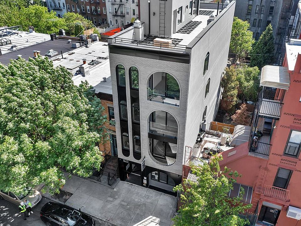 2nd image of 8 Windsor Pl #4