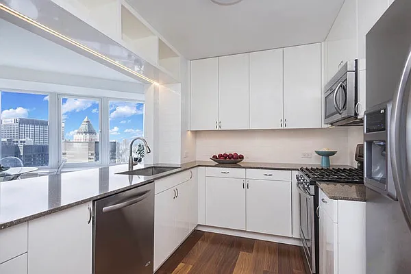 Rented by Manhattan Miami Real Estate | media 11