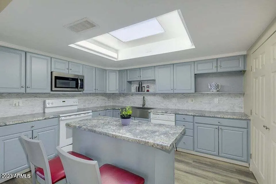 418 - 400 Paladin Cir-Home Warranty - 1 — Photo 2