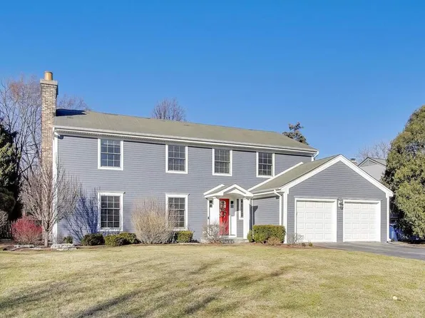 2506 Peachtree Ln, Northbrook, IL 60062