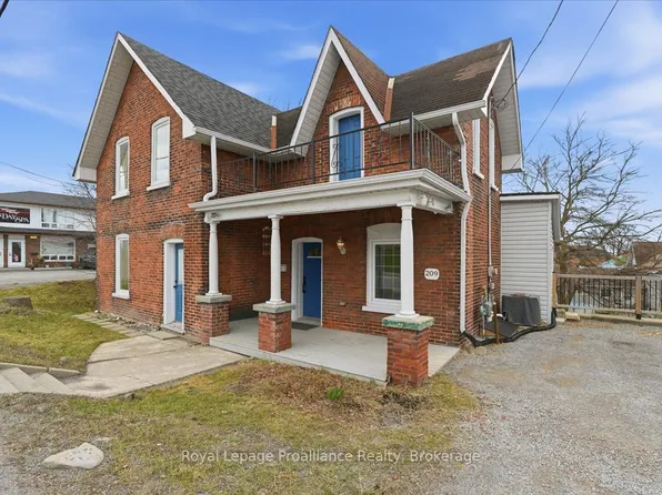 209 Dundas St E, Quinte West, ON K8V 1L8