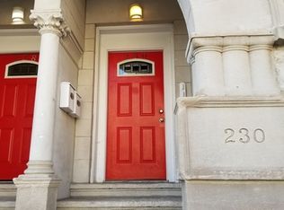 230 N Sacramento Blvd #1, Chicago, IL 60612