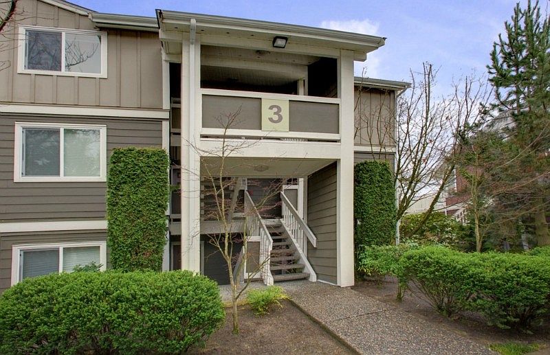 Spacious 1 bedroom in Veridian Cove! Close to all amenities & easy access to freeway.