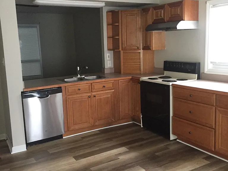 21670 Tulane Ave — Photo 13