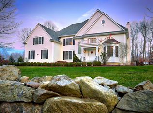 2314 Field St, Cortlandt Manor, NY 10567