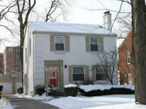 1661 Bournemouth Rd, Grosse Pointe Woods, MI 48236