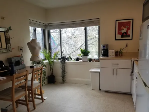 10 Forest St APT 10, Cambridge, MA 02140