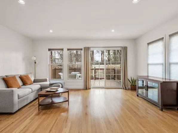 20 Loomis St APT 4, Cambridge, MA 02138