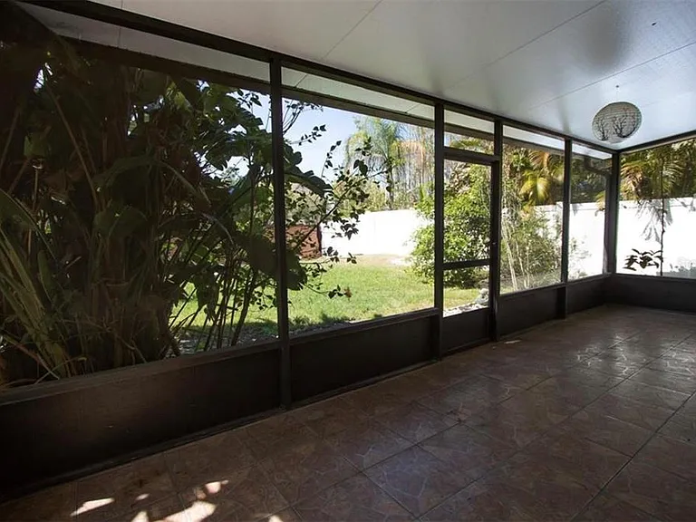 1412 Blackwater Pond Dr — Photo 27