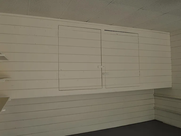 Storage cabinet