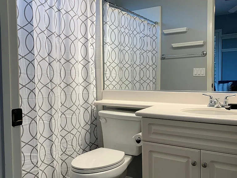 Full bath with Tub/Shower