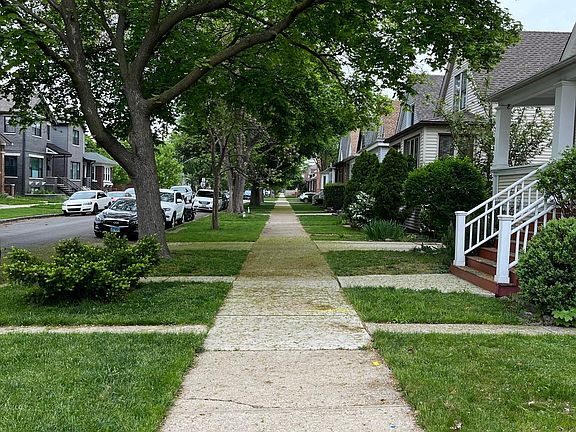 2nd image of 5025 W Warwick Ave #G