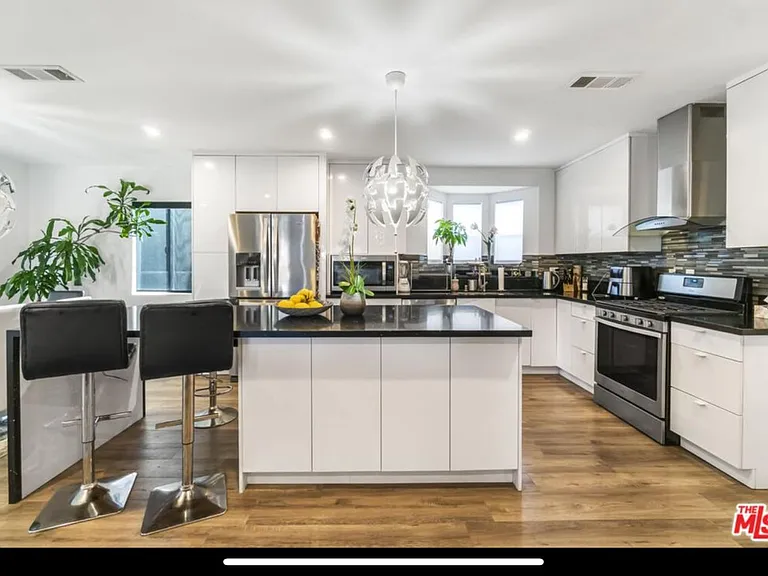 10915 Ayres Ave — Photo 13