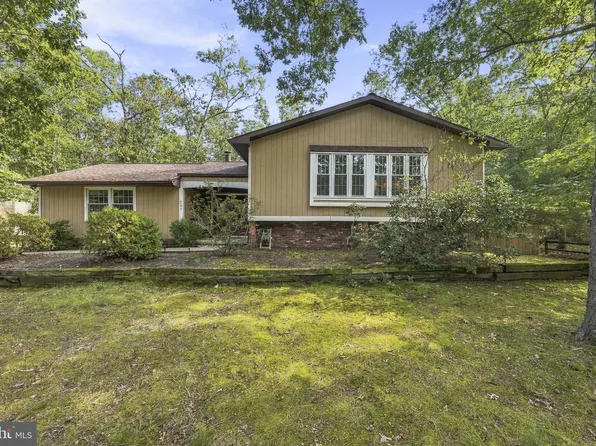 207 Brandywine Ct, Medford, NJ 08055