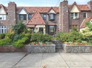 2918 201st St, Bayside, NY 11360
