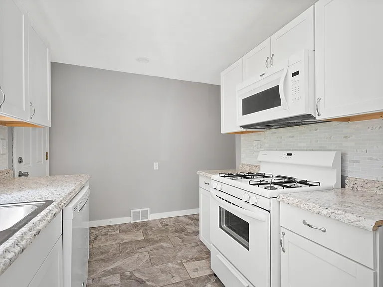 5649 Library Rd — Photo 4