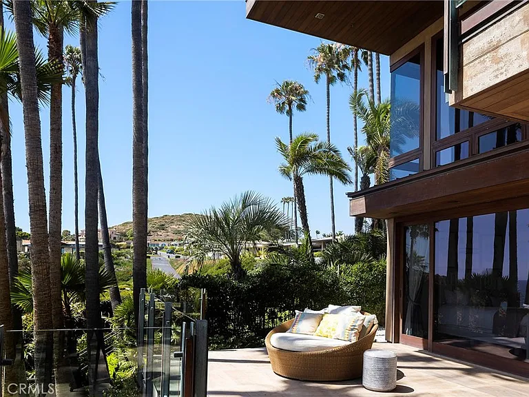 2495 Riviera Dr — Photo 36