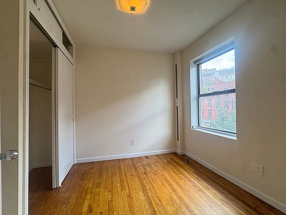 5th image of 51 Greenwich Ave APT 3