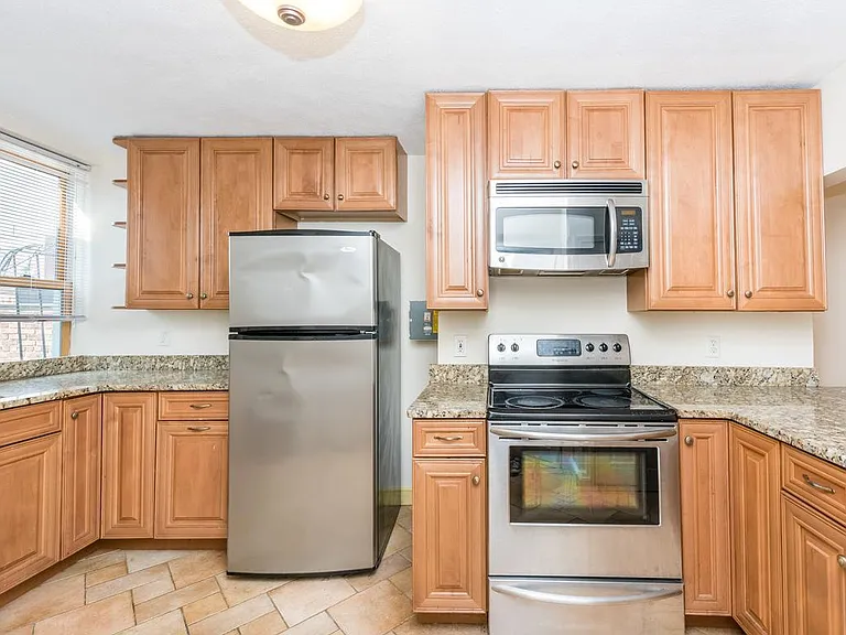 146 Salem St #5 — Photo 3