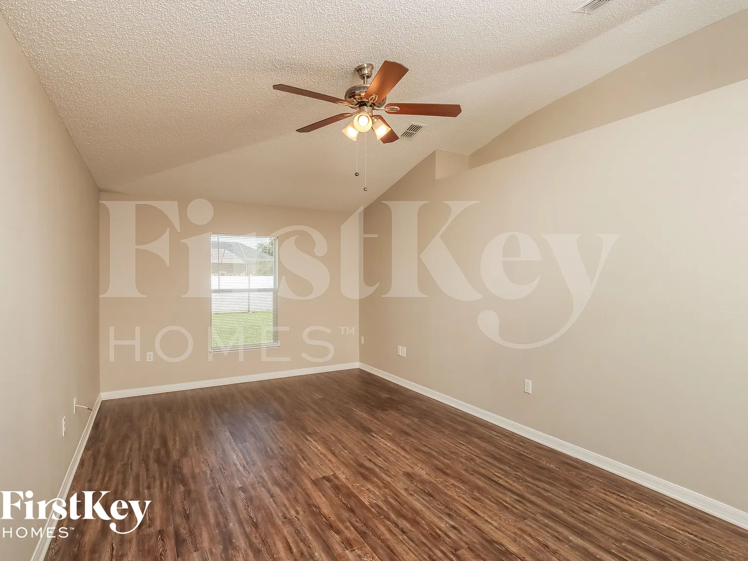 3 bed, 2.0 bath, 1535 sqft, $1,985 — Photo 3