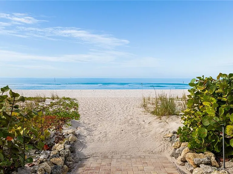 10475 Gulf Shore Dr #115 — Photo 2